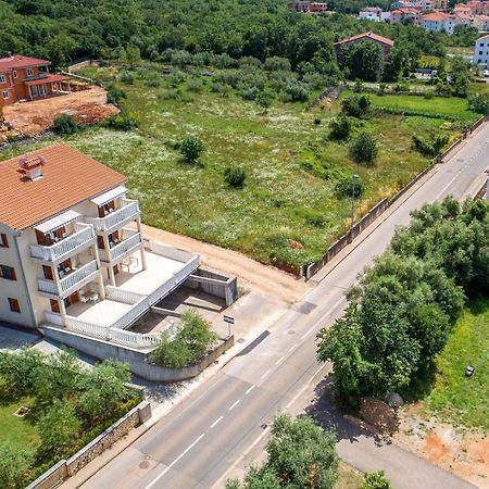 Apartments Rina Malinska Exterior foto